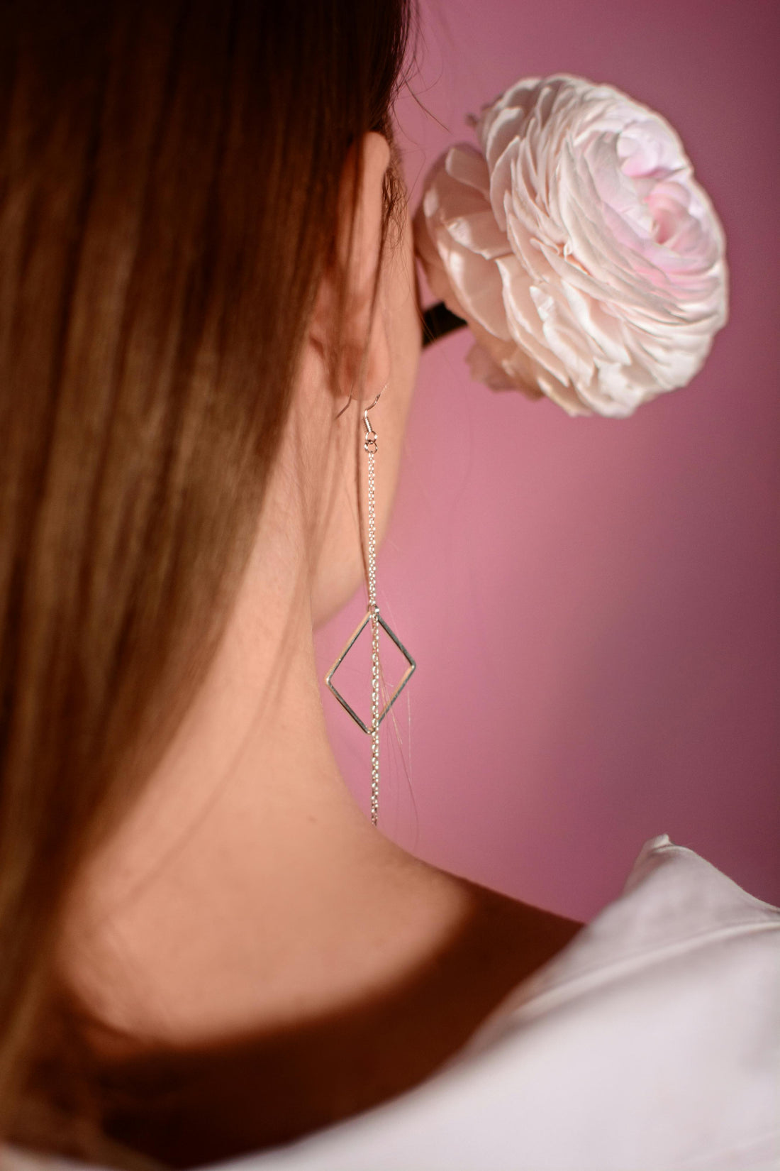 Asymmetrical earring styling in Los Angeles 2026 — lightweight mismatched styles by AEVUM