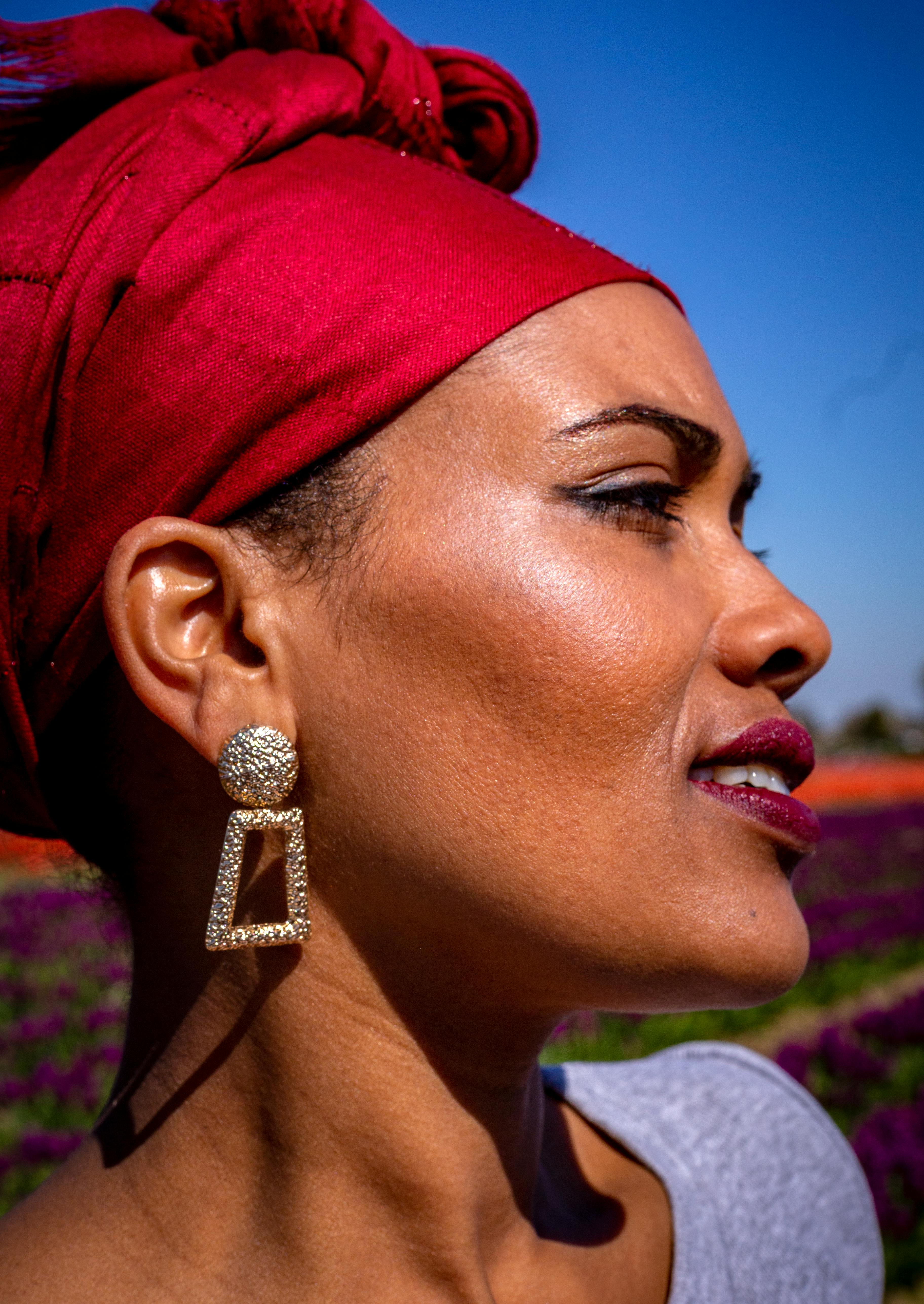 How to wear earrings with hijab in Southeast Asia – hijab-friendly earring styles for Malaysia and Indonesia