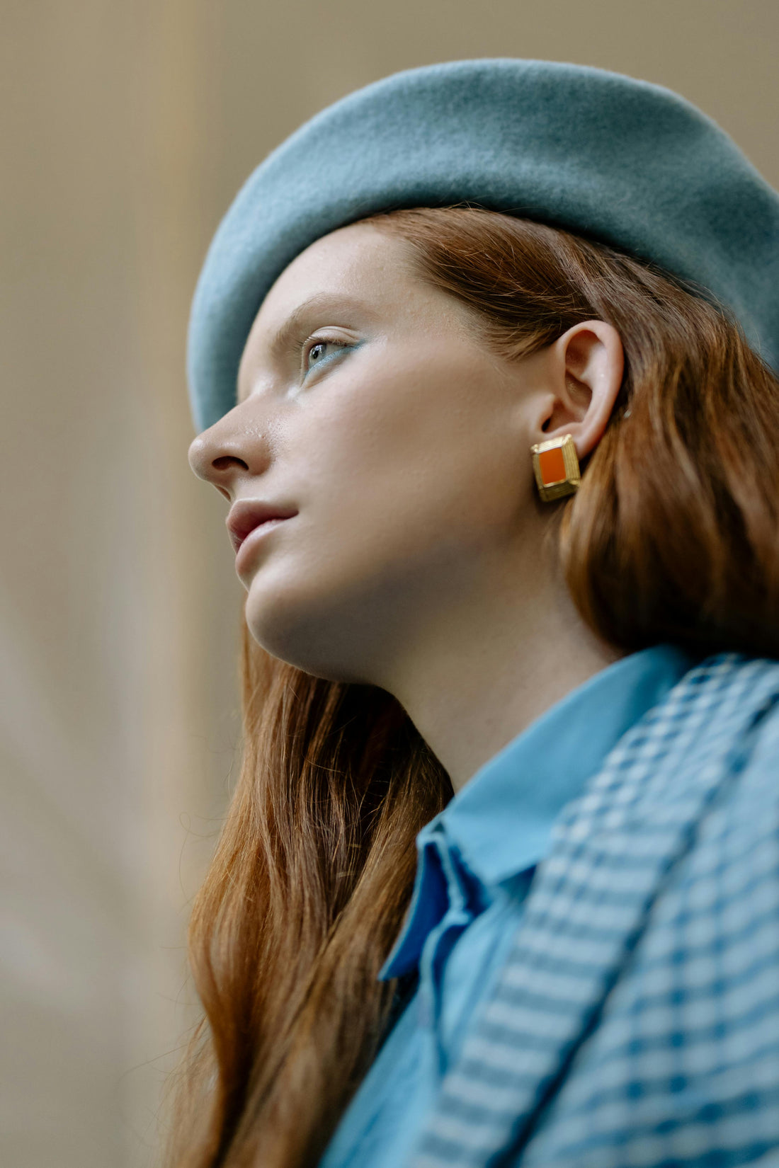 how to style minimalist gold earrings and pearl jewelry for summer 2026 outfits