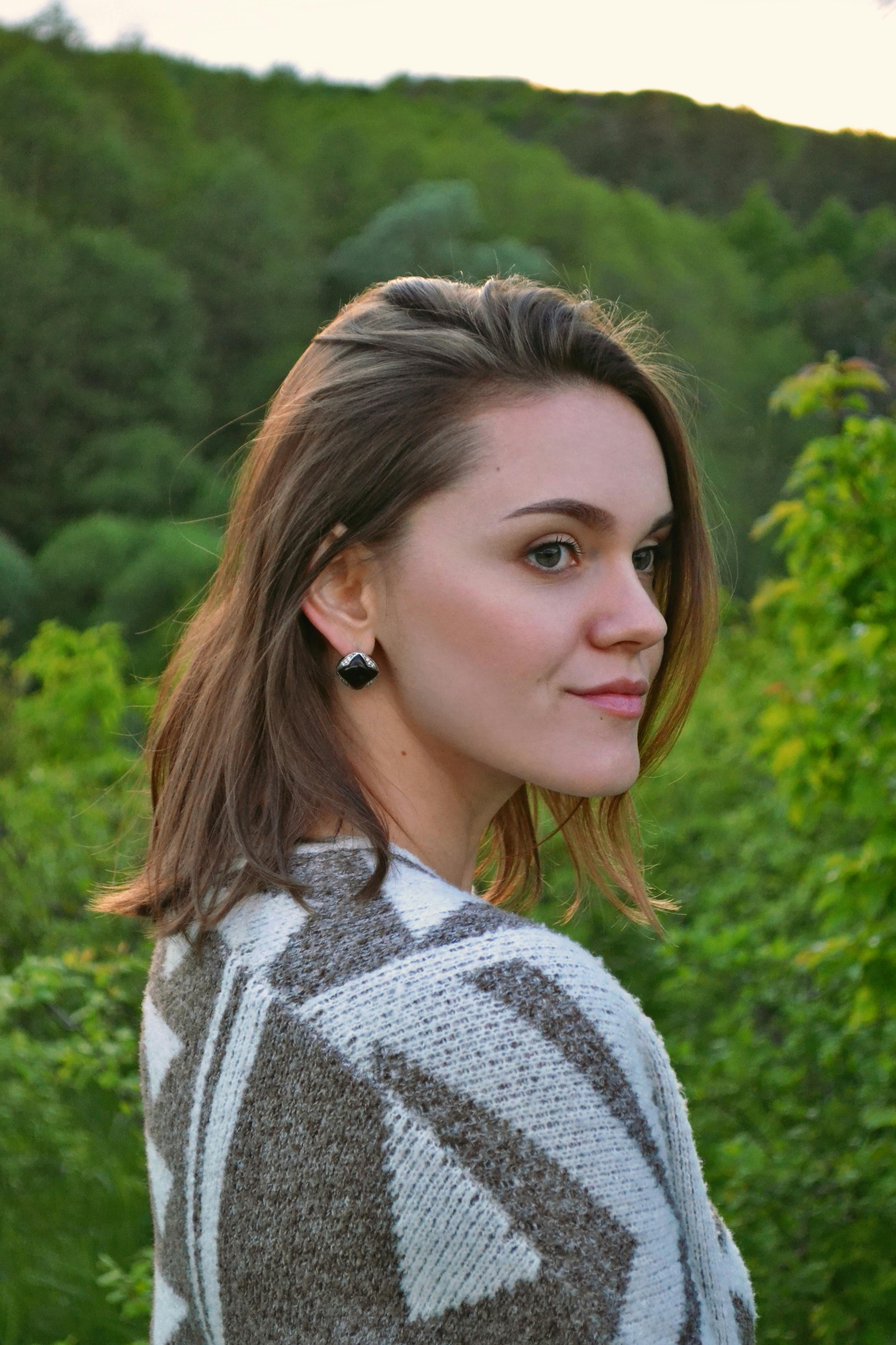 Vancouver rainy season earrings guide 2026 — minimalist jewelry by AEVUM