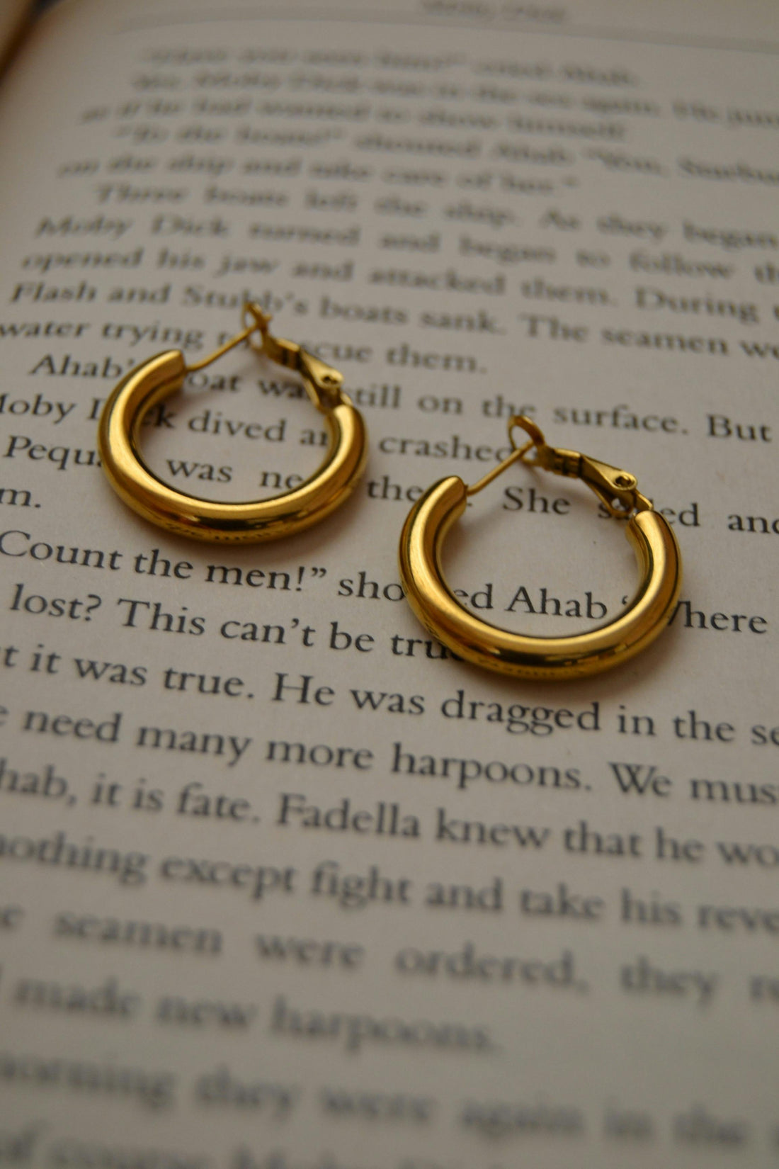 San Francisco everyday earrings guide 2026 — Bay Area minimalist jewelry by AEVUM
