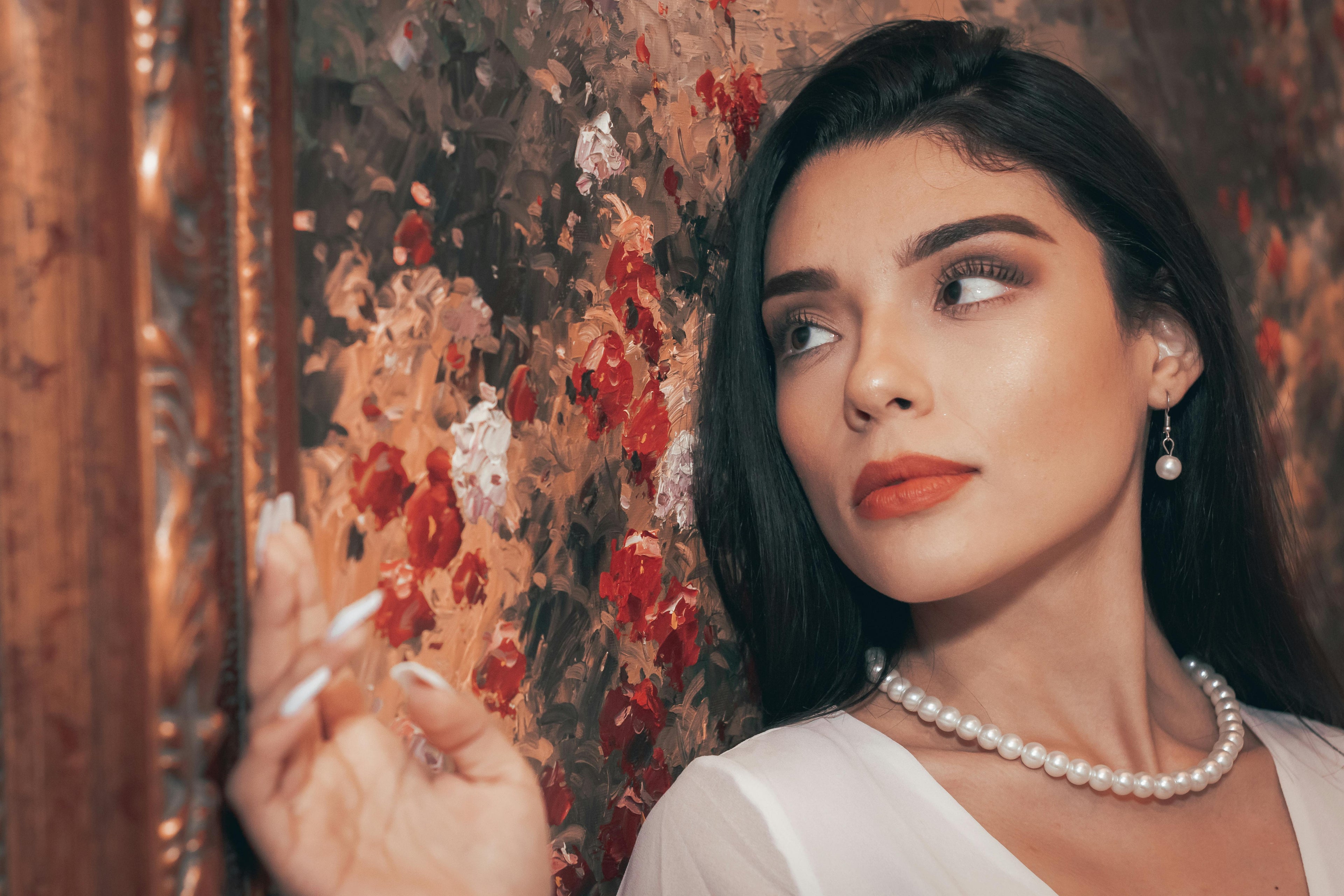 2026 jewelry trends — how to choose earrings by face shape, outfit and lifestyle | AEVUM style guide