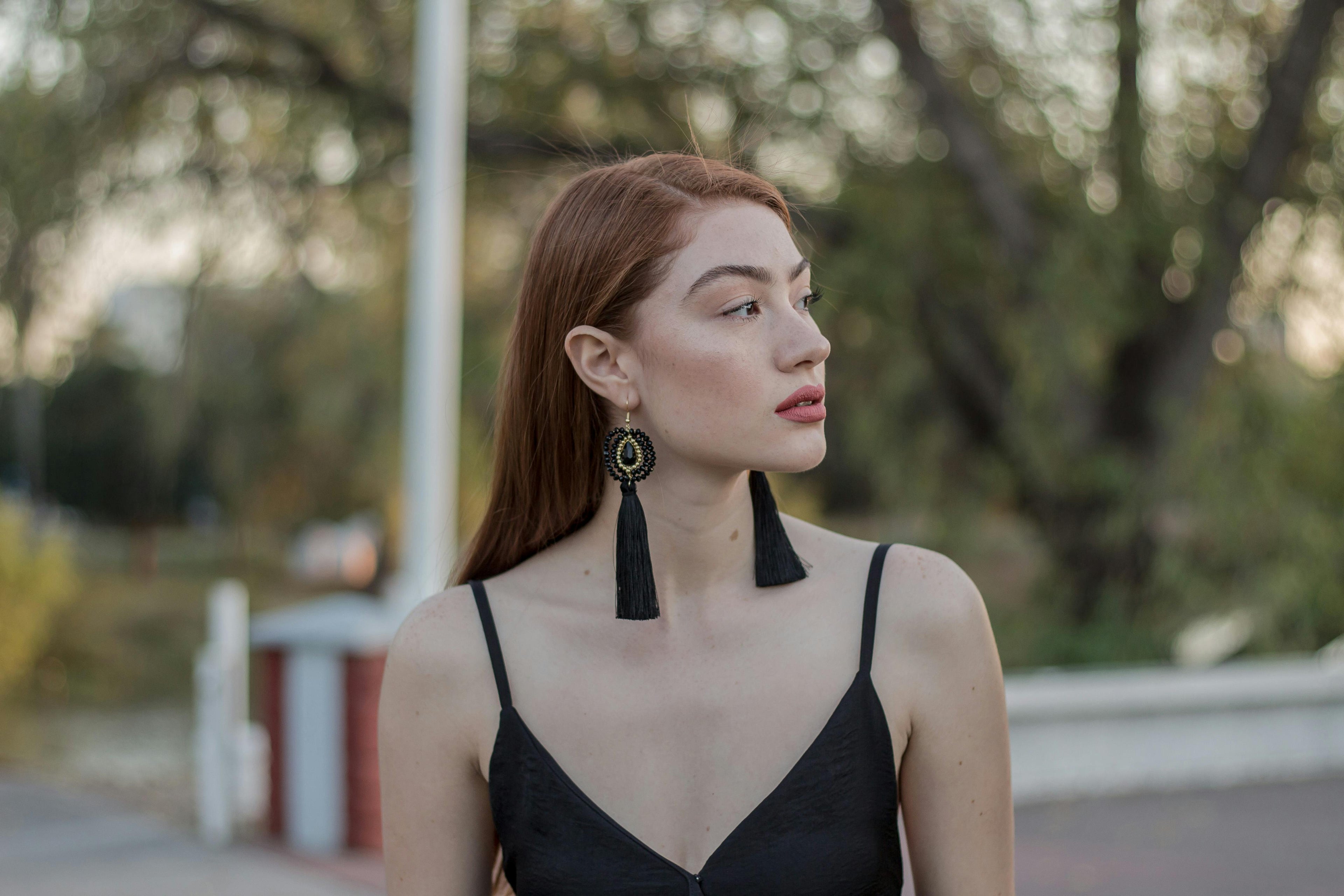 Hypoallergenic stainless steel earrings for everyday wear — AEVUM 2026