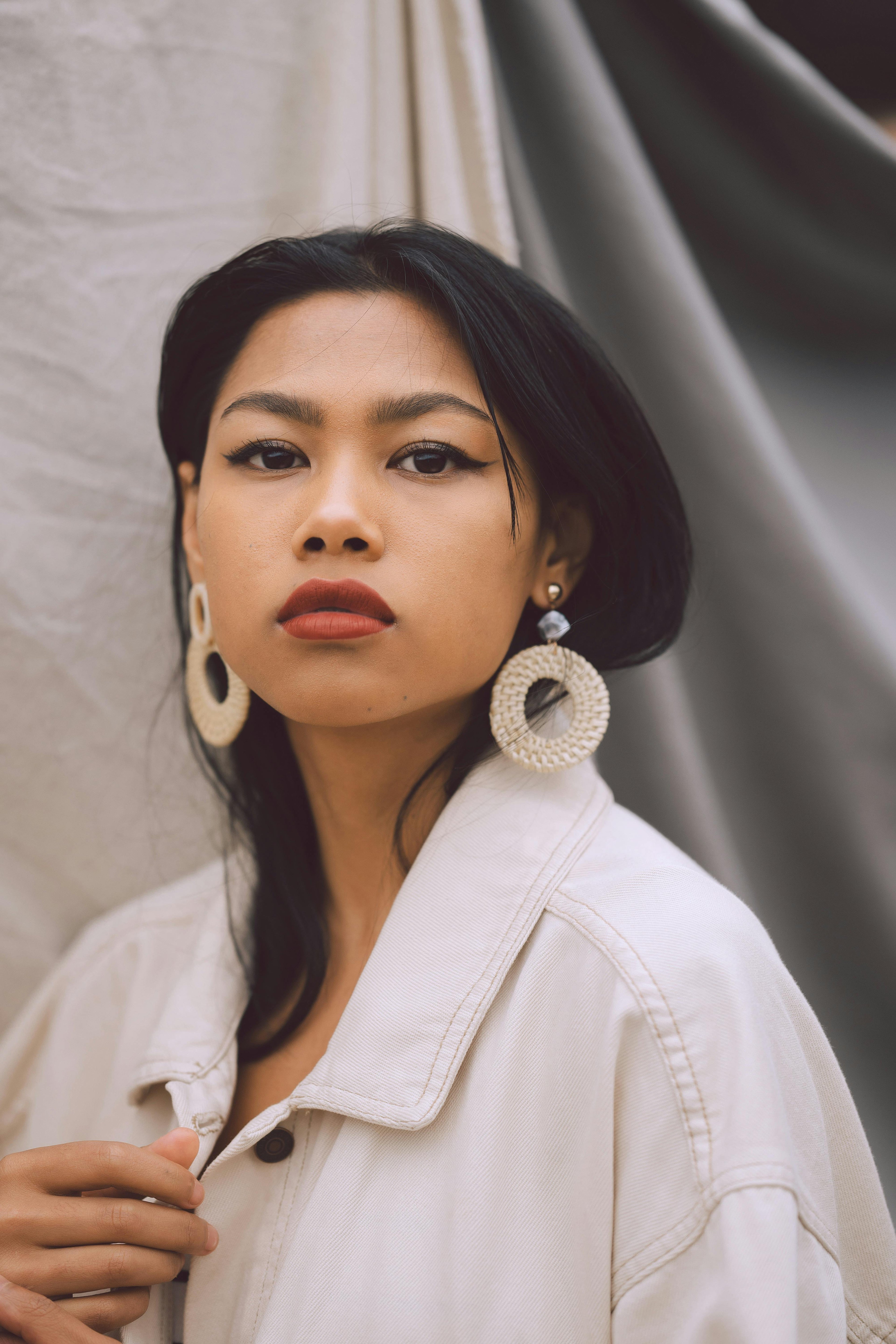 New York everyday earrings guide 2026 — NYC minimalist jewelry by AEVUM