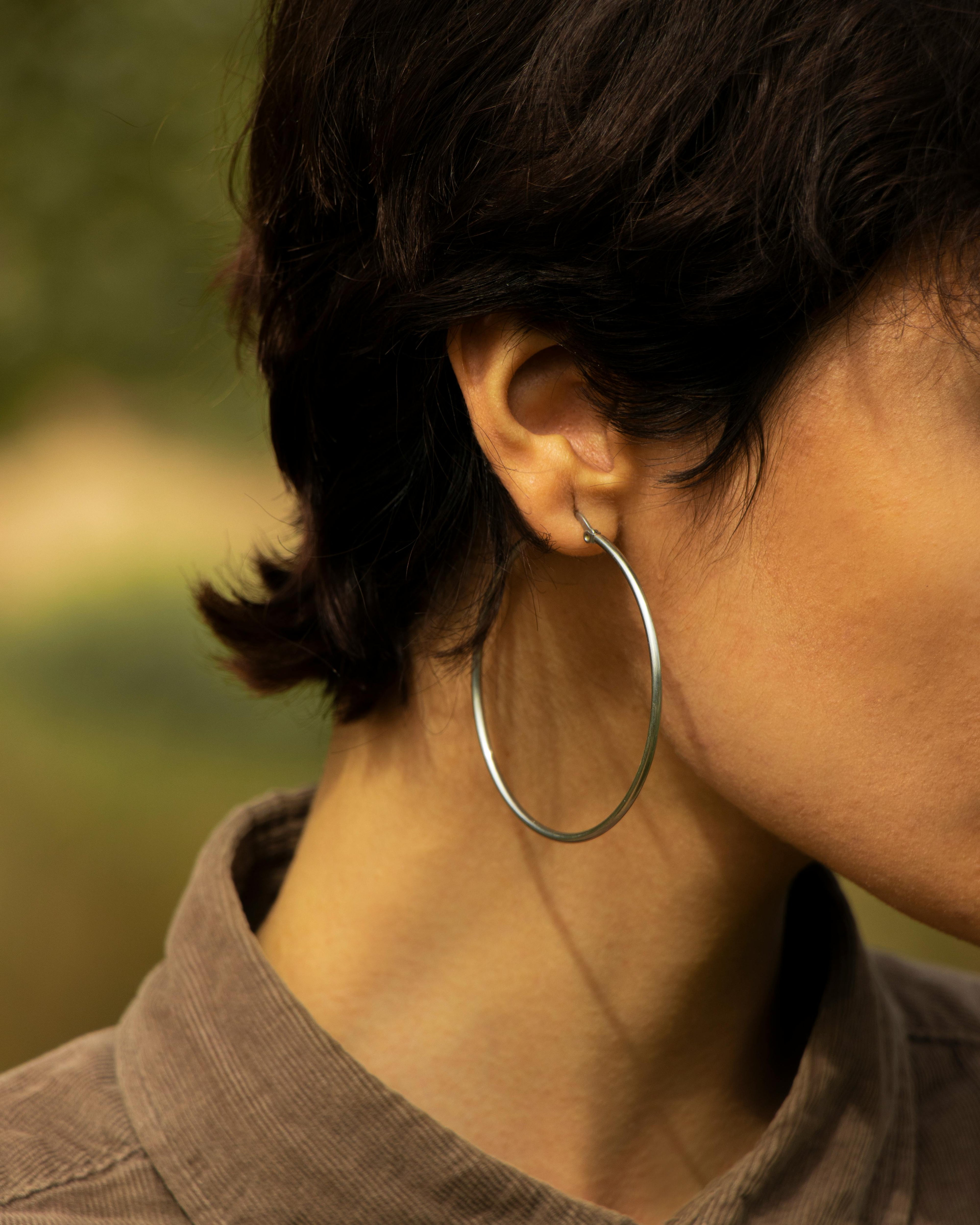 San José handcrafted earrings guide 2026 — Costa Rica minimalist jewelry by AEVUM