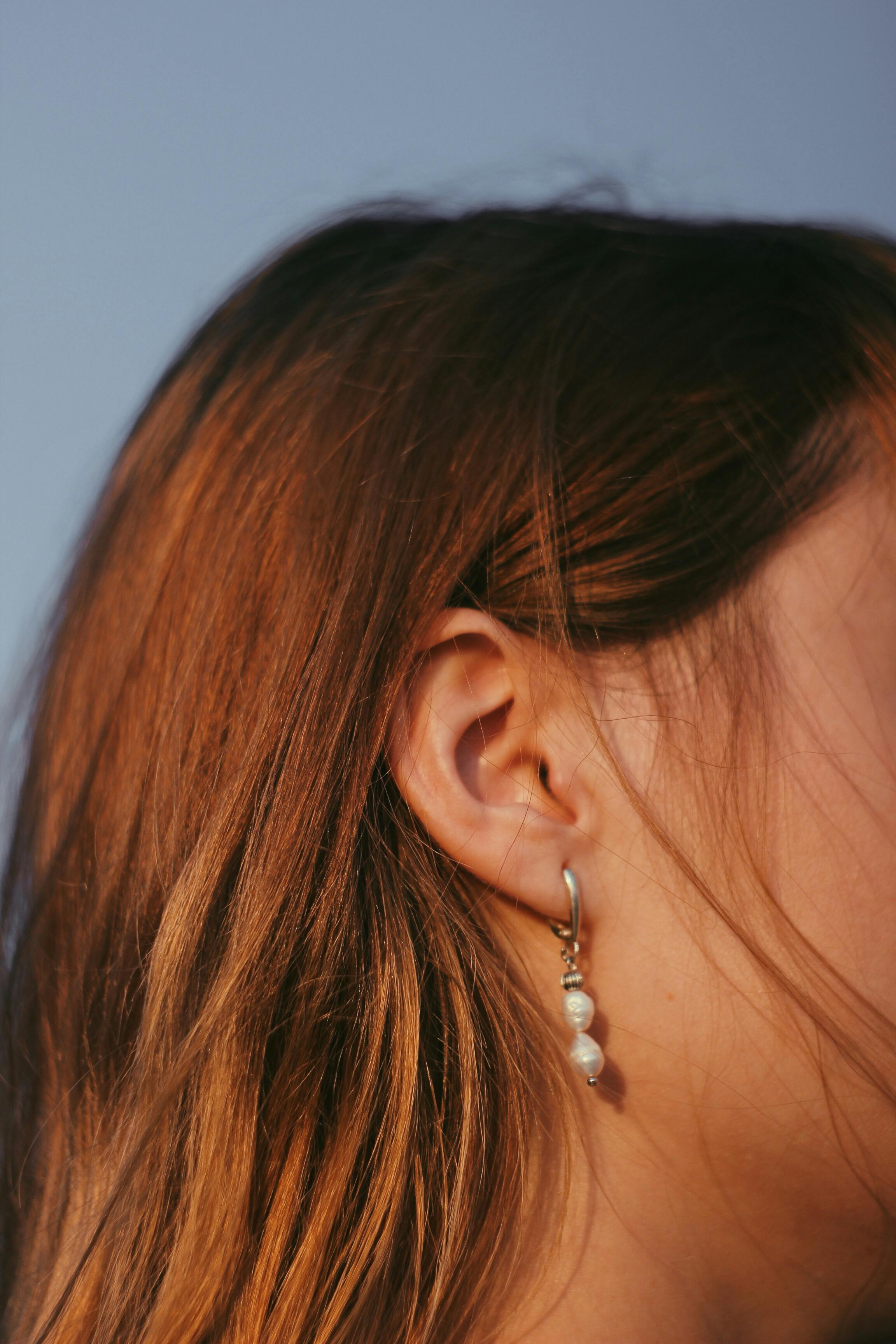 Big lightweight statement earrings in Miami 2026 — bold minimal styles by AEVUM